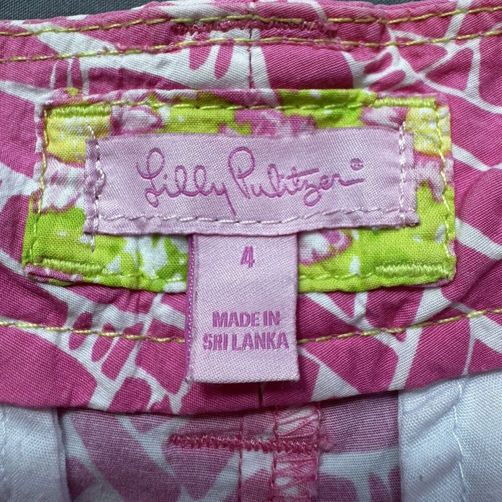 Lilly Pulitzer Resort Fit Shorts Women's 4 Pink Geo Preppy **FLAWS**READ** - Picture 7 of 16